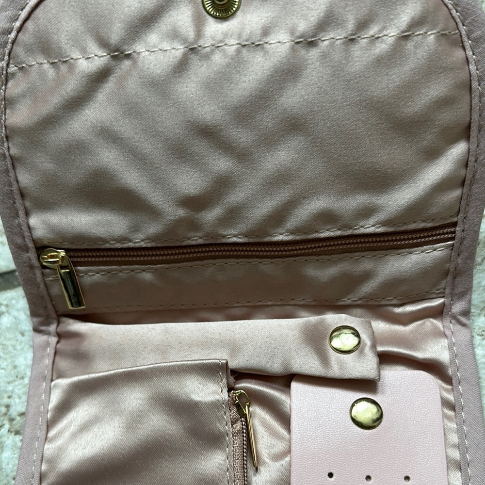 Quilted Pink Women's jewelry travel case - Picture 2 of 4